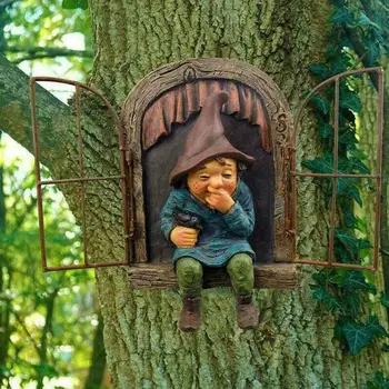Новинка! Статуэтка озорного садового гнома, Эльф, обнимающий дерево за дверью, домашний декор во дворе, Великобритания