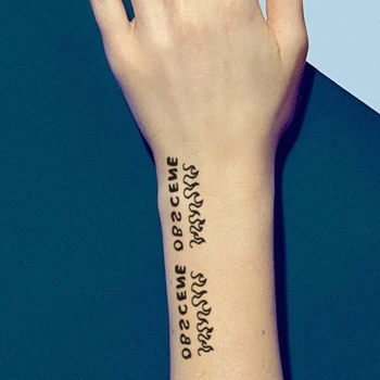 Черный Маленький Английский Алфавит Поддельная Татуировка Наклейка для Женщин Мужчин Железная Цепь Временные Татуировки Перевод Воды Татуировки Тотем Огня